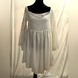 Torrid 18/20 off white top NWT